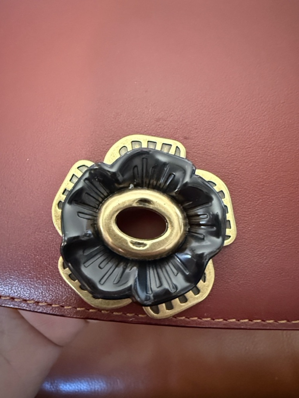 Coach Madison Tea rose crossbody - Picture 6 of 9
